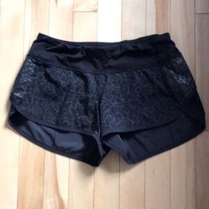 Lululemon shorts Speed Up low rise 2,5’’, size 2